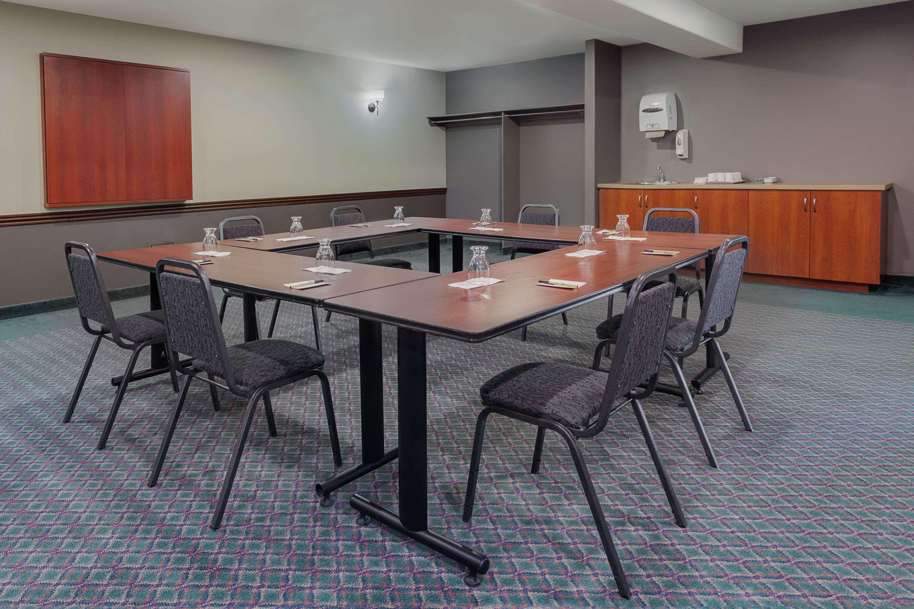 Hotel Super 8 By Wyndham Caraquet Esterno foto