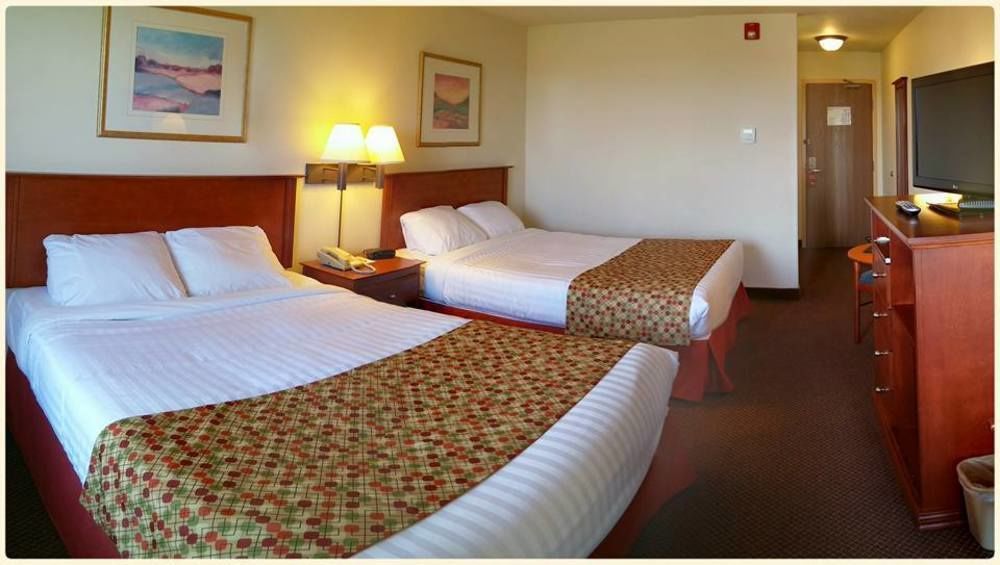 Hotel Super 8 By Wyndham Caraquet Esterno foto