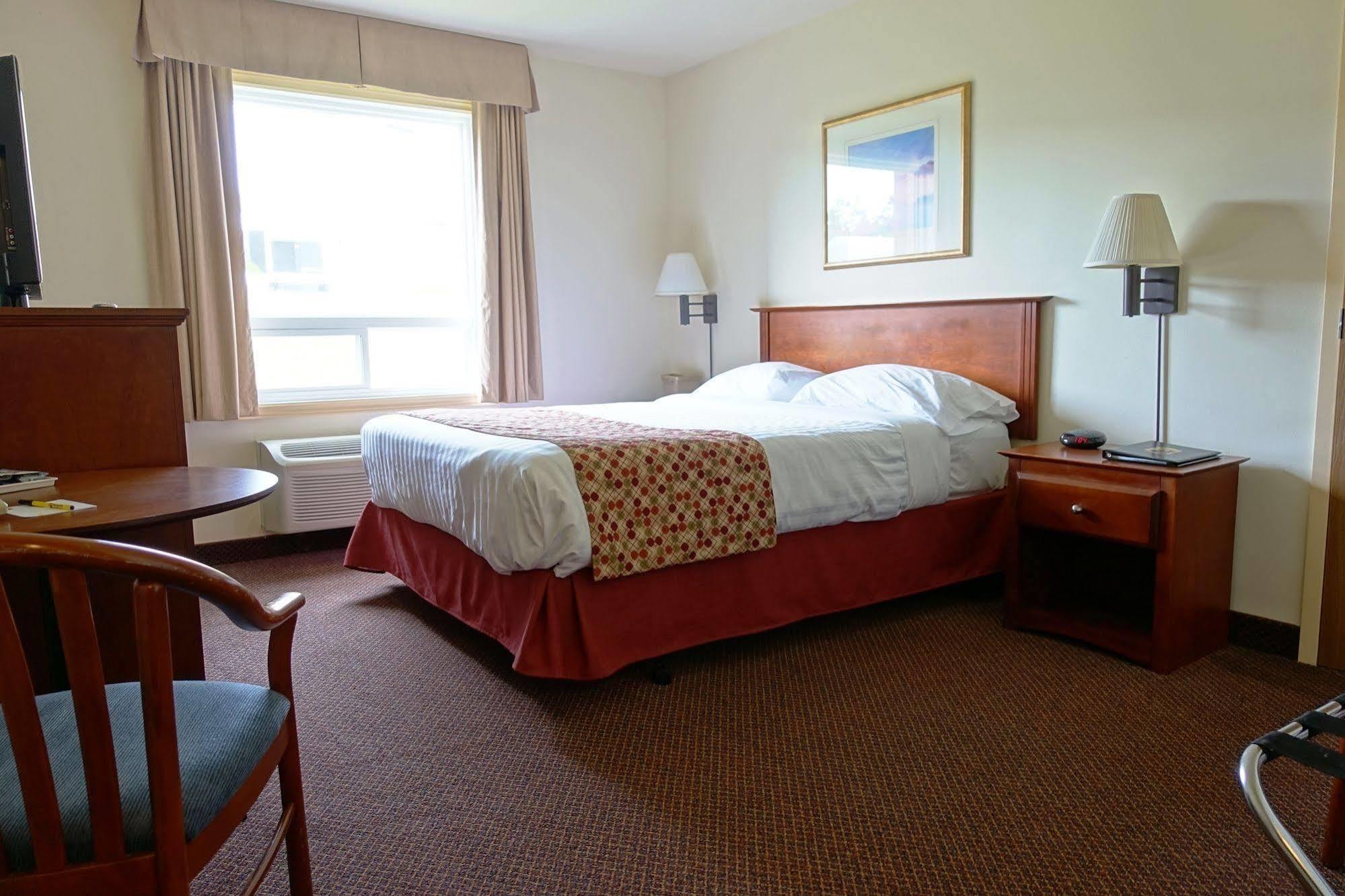 Hotel Super 8 By Wyndham Caraquet Esterno foto