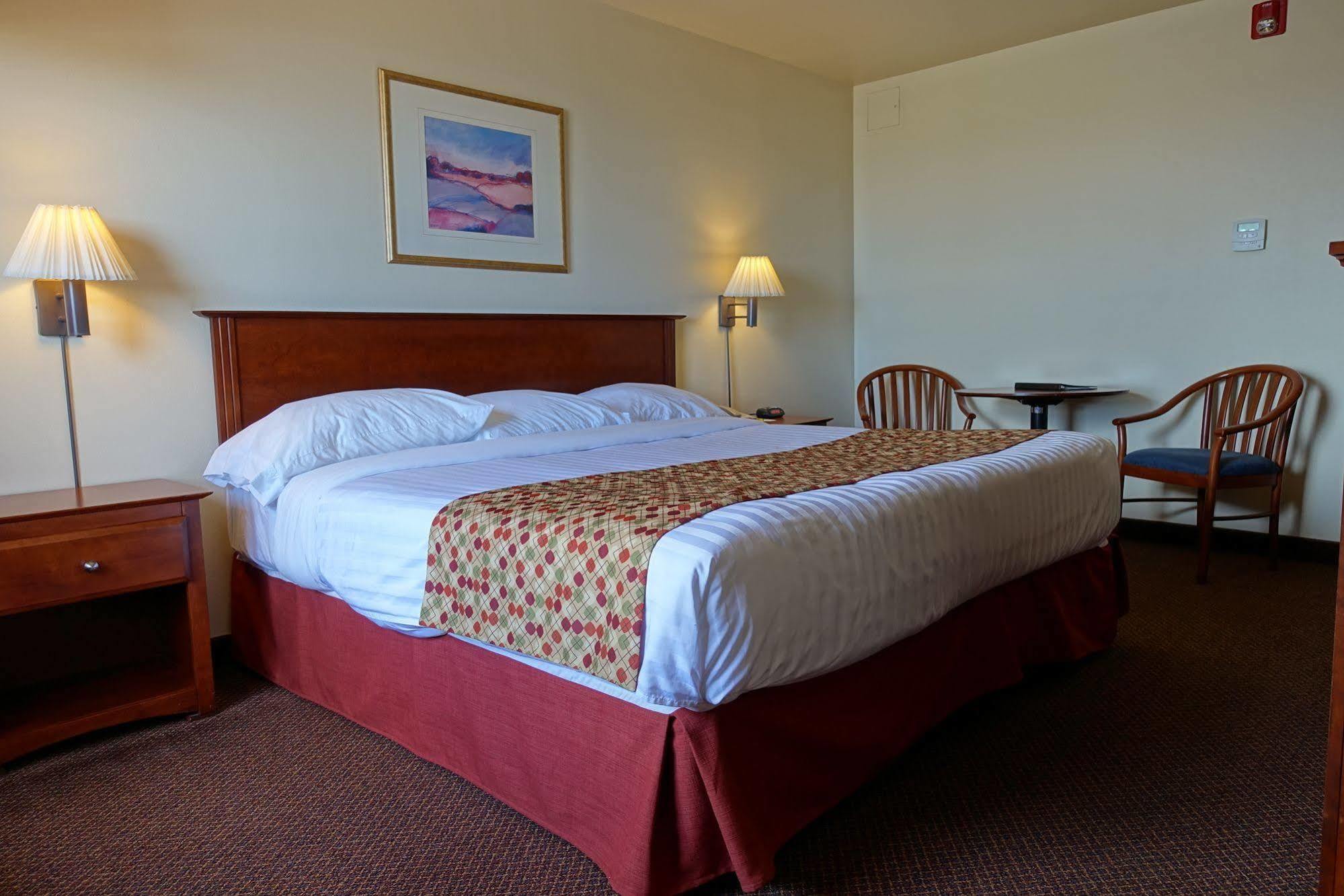 Hotel Super 8 By Wyndham Caraquet Esterno foto